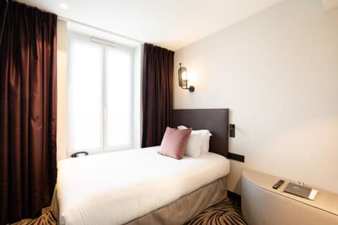 Hôtel Prince Albert Gare de Lyon — hotel room