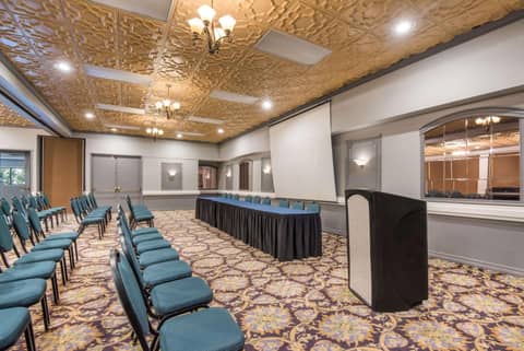 SureStay Plus Hotel by Best Western Reno Airport — meeting & event spaces