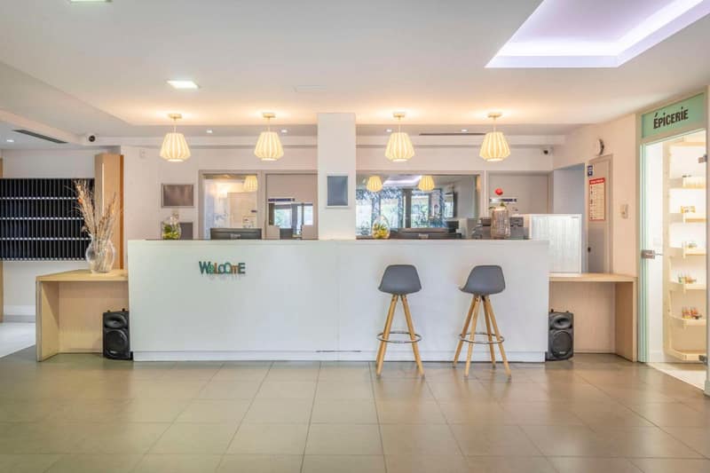 Zenitude Hôtel-Résidences Marseille Prado — recepcion & lobby