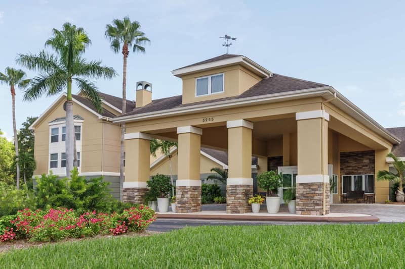Homewood Suites by Hilton Fort Myers — building