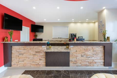 Econo Lodge Inn & Suites Houston Willowbrook — photo 7