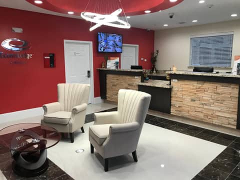 Econo Lodge Inn & Suites Houston Willowbrook — photo 8