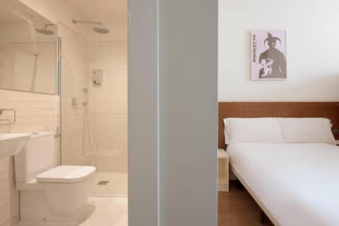 Ópera Apartments Alameda — bathroom