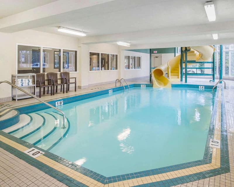 Comfort Inn & Suites Calgary - University — photo 1