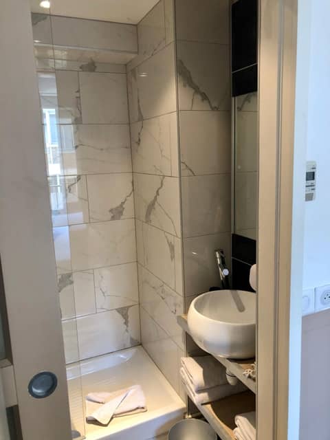 Amiral-Fondary — bathroom
