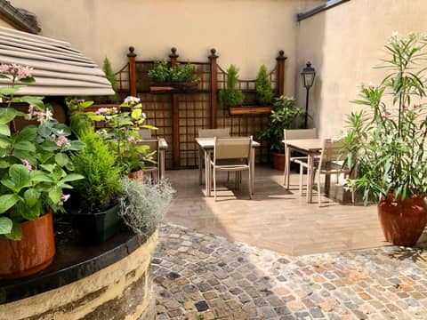Amiral-Fondary — balance & terrace