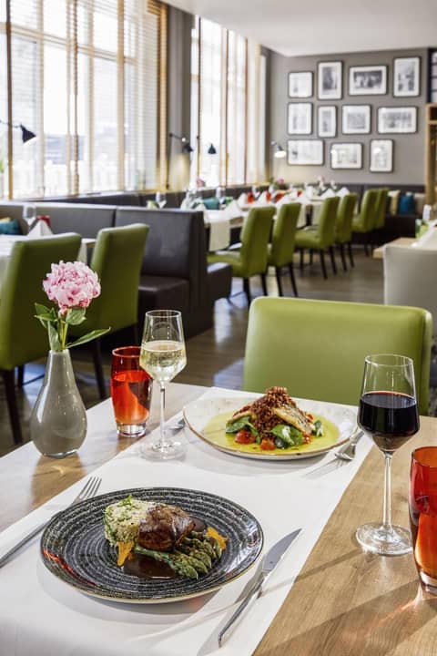 Lindner Hotel Cologne City Plaza, part of JdV by Hyatt — dining