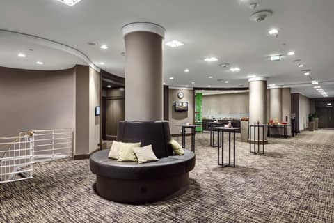 Lindner Hotel Cologne City Plaza, part of JdV by Hyatt — recepcion & lobby