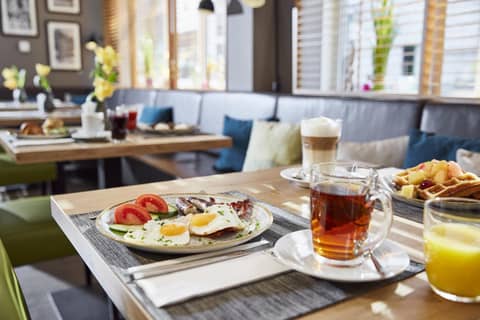 Lindner Hotel Cologne City Plaza, part of JdV by Hyatt — dining