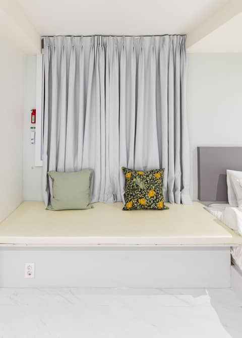 HOTEL LENITH Seomyeon — hotel room