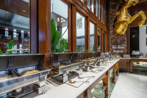 True Siam Phayathai Hotel — dining