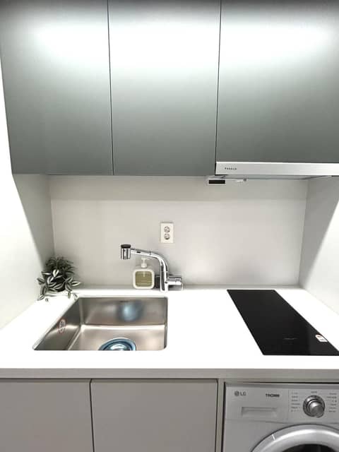 Raviens Haeundae Avenue — kitchen