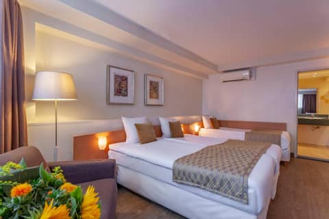 Avenue Hotel — photo 7