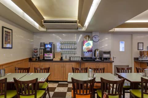 Avenue Hotel — photo 9