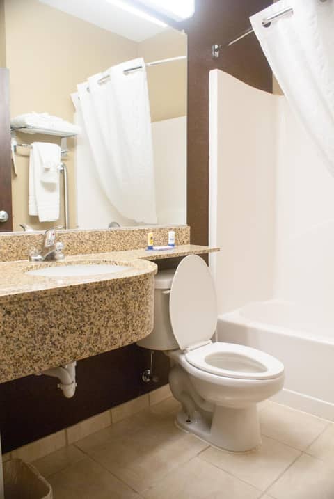 Microtel Inn & Suites by Wyndham Jacksonville Airport — photo 9