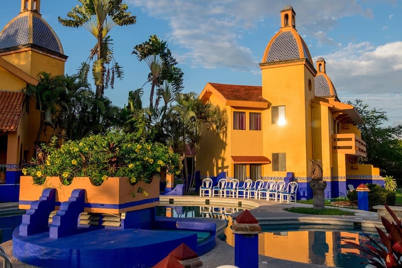 Canadian Resorts Nuevo Vallarta — building