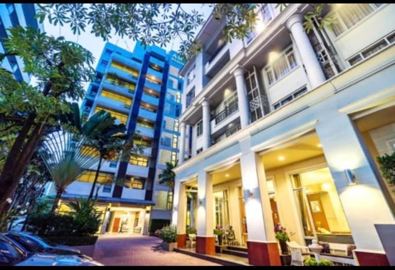 Asoke Residence Sukhumvit by UHG — building