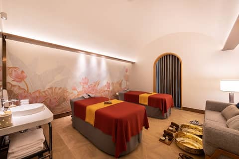 Eastin Grand Hotel Phayathai — activities & amenities