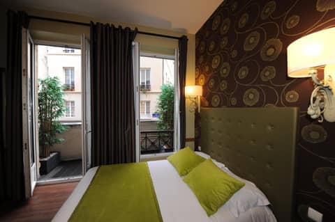 Hôtel des Ducs D'Anjou — hotel room