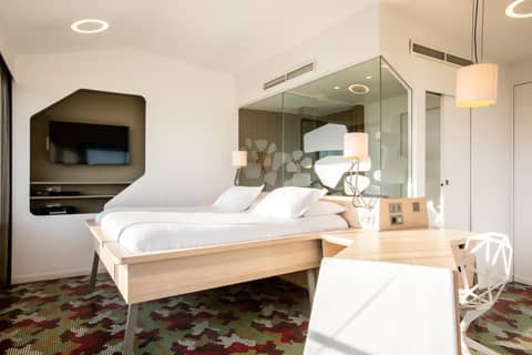 Hôtel des Ducs D'Anjou — hotel room