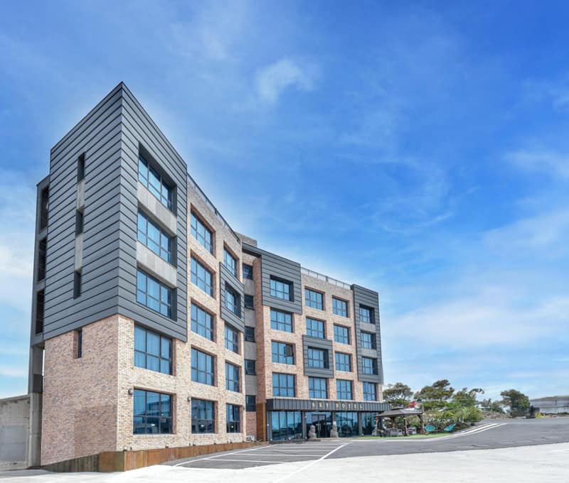 Sky Hotel — building