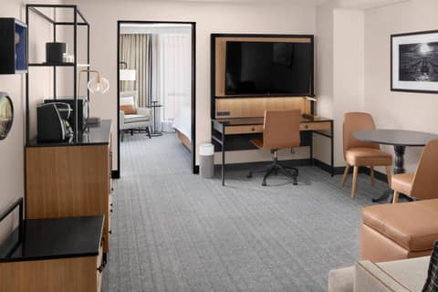 Courtyard by Marriott Portland Downtown/Waterfront — photo 9