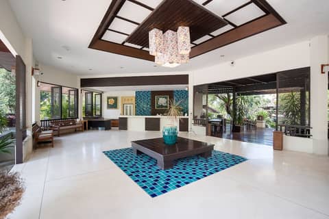 East Sea Paradise Hotel — recepcion & lobby