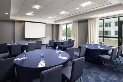 Courtyard by Marriott Washington Capitol Hill/Navy Yard — photo 2