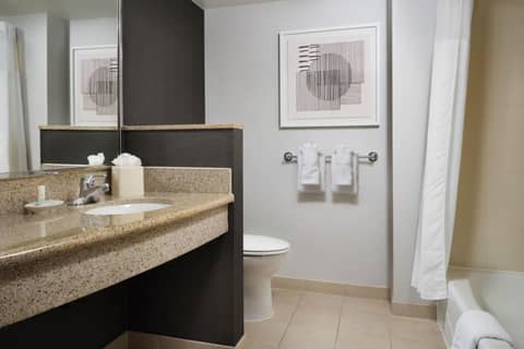 Courtyard by Marriott Washington Capitol Hill/Navy Yard — photo 8
