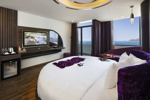V Hotel Nha Trang — hotel room
