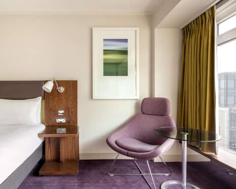 Hilton London Metropole — hotel room