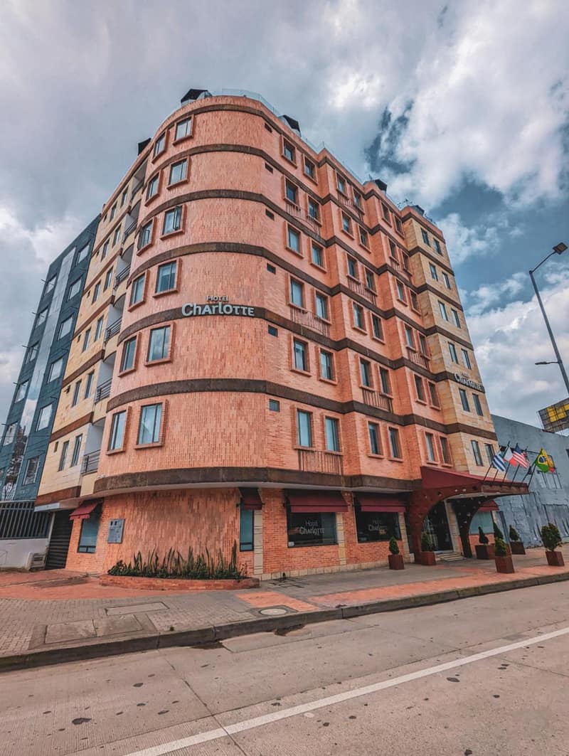 Hotel Charlotte Suite 26 — building