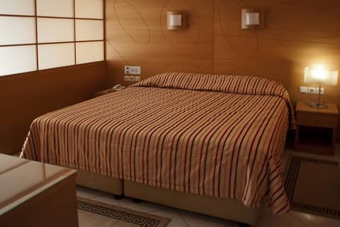 City Life Port Hotel — bedroom