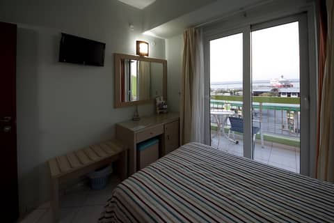 City Life Port Hotel — hotel room