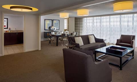 DoubleTree by Hilton Hotel Houston Greenway Plaza — photo 9
