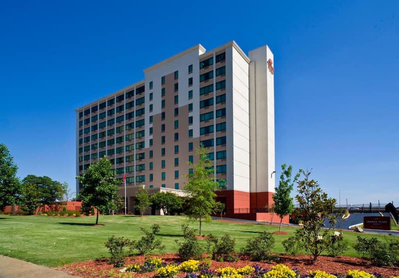 Crowne Plaza Memphis Downtown by IHG — building