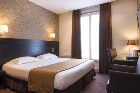 Hôtel Volney Opéra — hotel room