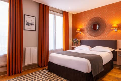 Hôtel Volney Opéra — hotel room