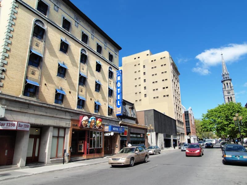 Hotel St-Denis — building