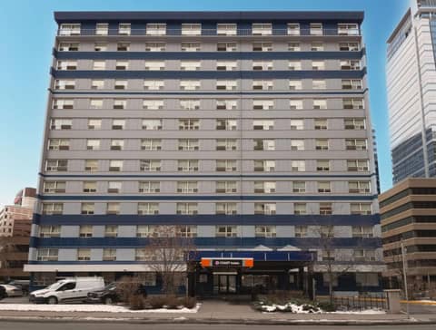 Coast Calgary Downtown Hotel & Suites by APA — photo 4