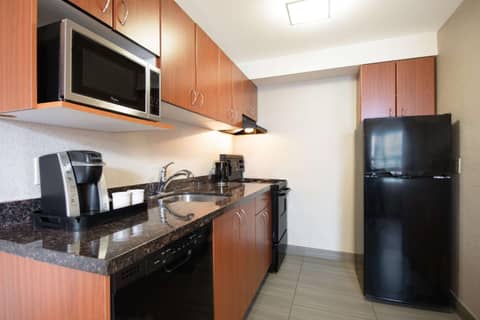 Coast Calgary Downtown Hotel & Suites by APA — photo 9