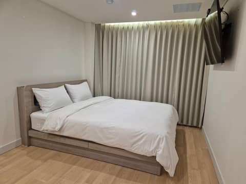 Gwang Jang Hotel — hotel room
