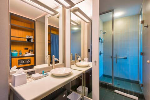 Aloft by Marriott Portland Airport at Cascade Station — photo 2