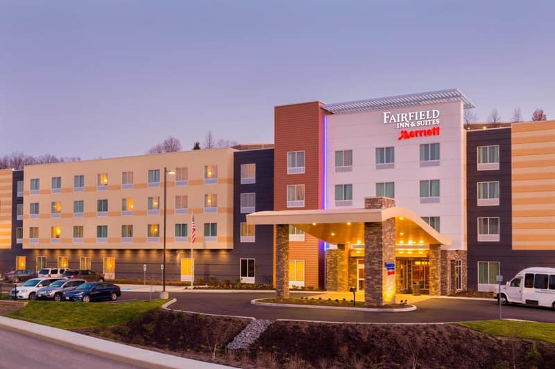 Fairfield Inn & Suites by Marriott Pittsburgh Airport/Robinson Township — building