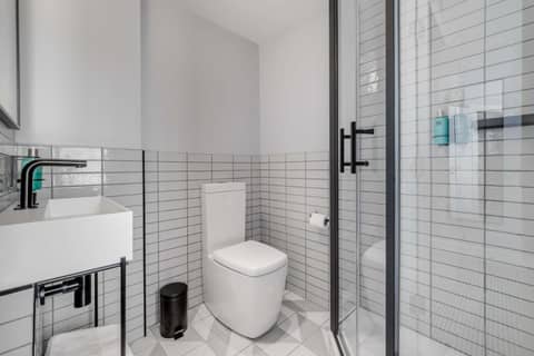 Mornington Hotel London Kensington, BW Premier Collection — bathroom