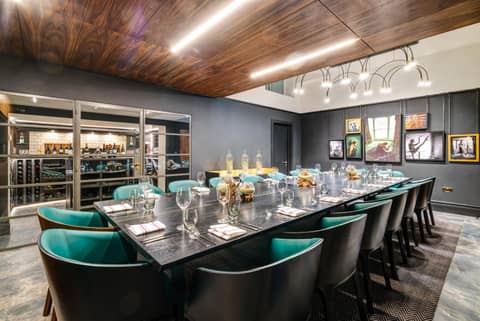 Apex Temple Court Hotel — restaurant