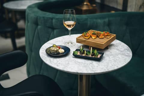 Apex Temple Court Hotel — restaurant