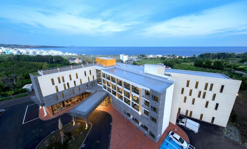 Grand Mer Hotel Jeju — building