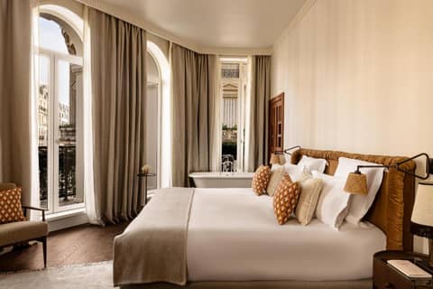 Château des Fleurs Hôtel & Spa Paris — hotel room