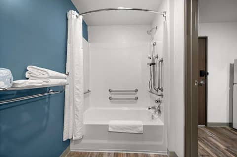 WoodSpring Suites Dearborn Detroit — photo 2
